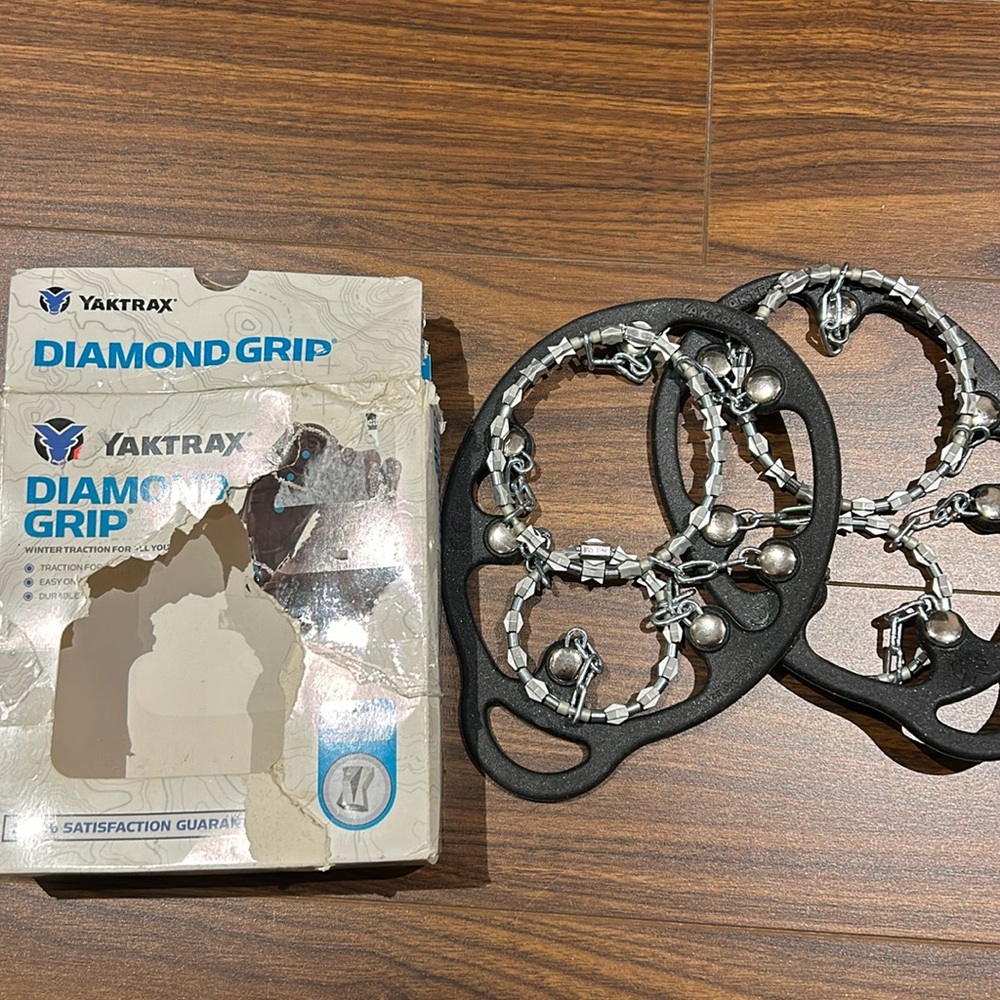 Traction grip for winter shoes